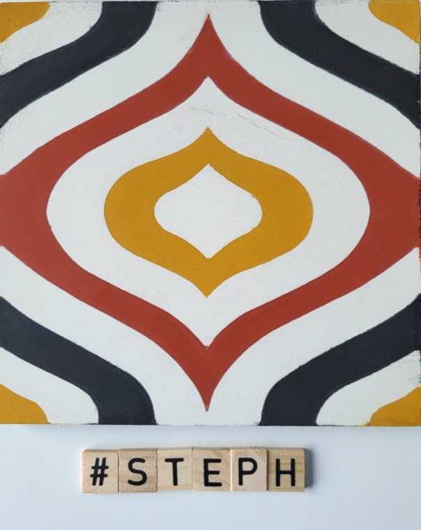 Motif Steph : carreau de ciment de la galerie de l'atelier